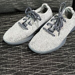 Allbirds Sneakers in Heathered Navy